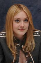 Dakota Fanning : dakota-fanning-1378399504.jpg