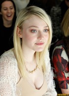 Dakota Fanning : dakota-fanning-1401555778.jpg