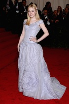 Dakota Fanning : dakota-fanning-1401988680.jpg