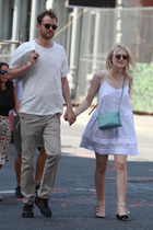 Dakota Fanning : dakota-fanning-1402628654.jpg