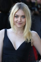 Dakota Fanning : dakota-fanning-1431871004.jpg