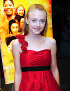 Dakota Fanning : dakota_fanning_1256689818.jpg