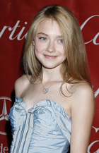 Dakota Fanning : dakota_fanning_1256689932.jpg