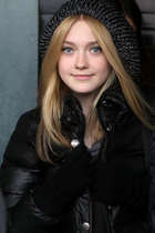 Dakota Fanning : dakota_fanning_1286205859.jpg