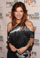 Dani Thorne : dani_thorne_1246630351.jpg