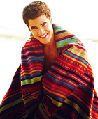 Darren Criss : darren-criss-1331331935.jpg