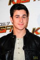 David Henrie : david-henrie-1339638854.jpg