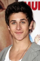 David Henrie : david-henrie-1357352975.jpg