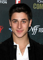 David Henrie : david-henrie-1361065509.jpg