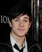 David Henrie : david-henrie-1365643680.jpg