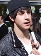 David Henrie : david_henrie_1220721403.jpg