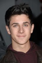 David Henrie : david_henrie_1224592717.jpg