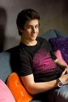 David Henrie : david_henrie_1240778588.jpg