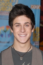 David Henrie : david_henrie_1276901799.jpg