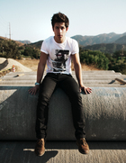 David Henrie : david_henrie_1296268747.jpg