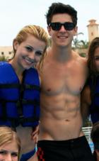 David Henrie : david_henrie_1309033421.jpg