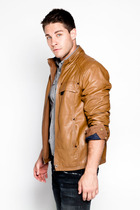 Dean Geyer : dean-geyer-1359550854.jpg