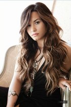 Demi Lovato : demi-lovato-1323543781.jpg