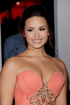 Demi Lovato : demi-lovato-1326394766.jpg