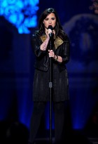 Demi Lovato : demi-lovato-1360699351.jpg
