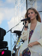 Demi Lovato : demi-lovato-1384355640.jpg