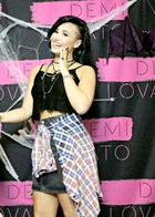 Demi Lovato : demi-lovato-1413392702.jpg