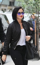 Demi Lovato : demi-lovato-1447875447.jpg