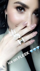 Demi Lovato : demi-lovato-1462043746.jpg