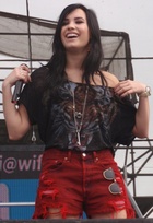 Demi Lovato : demi_lovato_1252292031.jpg