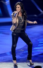 Demi Lovato : demi_lovato_1271704483.jpg