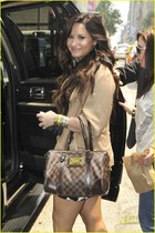 Demi Lovato : demi_lovato_1307726404.jpg