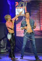 Derek Hough : TI4U1417123622.jpg