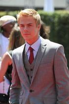 Derek Hough : derek-hough-1316482721.jpg