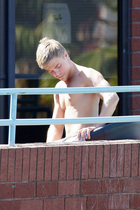 Derek Hough : derek-hough-1317143842.jpg