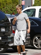 Derek Hough : derek-hough-1332872147.jpg