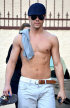 Derek Hough : derek-hough-1338931566.jpg