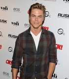 Derek Hough : derek-hough-1339480743.jpg