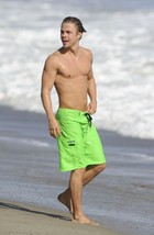 Derek Hough : derek-hough-1342903124.jpg