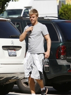 Derek Hough : derek-hough-1344198775.jpg