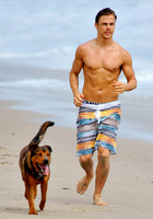 Derek Hough : derek-hough-1348280360.jpg