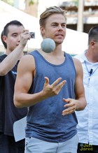 Derek Hough : derek-hough-1350529136.jpg