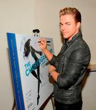 Derek Hough : derek-hough-1357358196.jpg