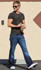 Derek Hough : derek-hough-1357754456.jpg