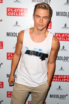 Derek Hough : derek-hough-1367217881.jpg