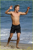 Derek Hough : derek-hough-1376585720.jpg