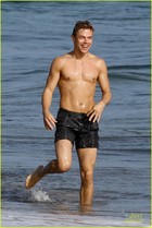 Derek Hough : derek-hough-1376586058.jpg