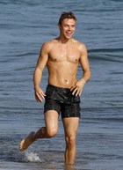 Derek Hough : derek-hough-1377365017.jpg