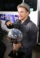 Derek Hough : derek-hough-1390148031.jpg