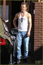 Derek Hough : derek-hough-1415733803.jpg