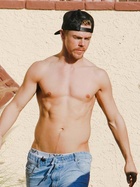 Derek Hough : derek-hough-1421804734.jpg